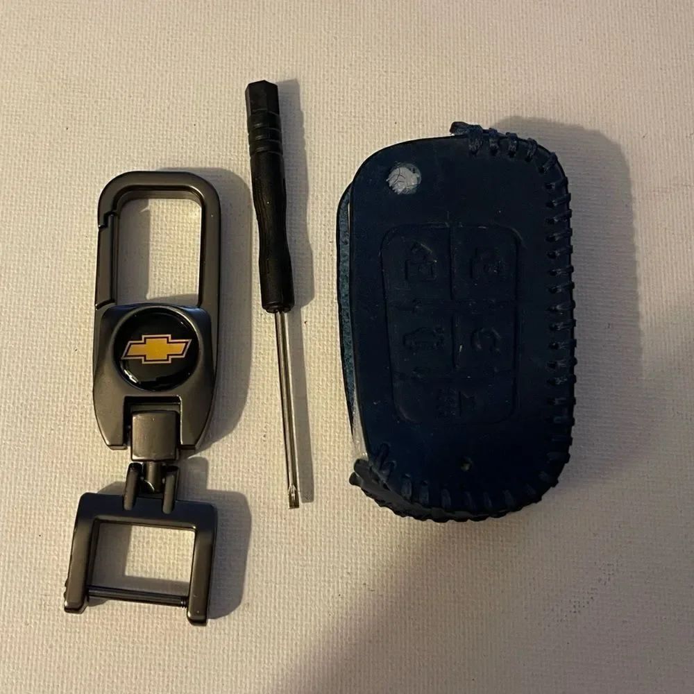 Chevrolet Key Fob Keychain in Metal & Fob Case Cover in Dark Blue Leather NWT
